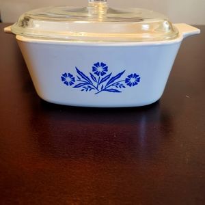 Small Vintage Corndlower Vintage Pyrex Dish With Original Lid